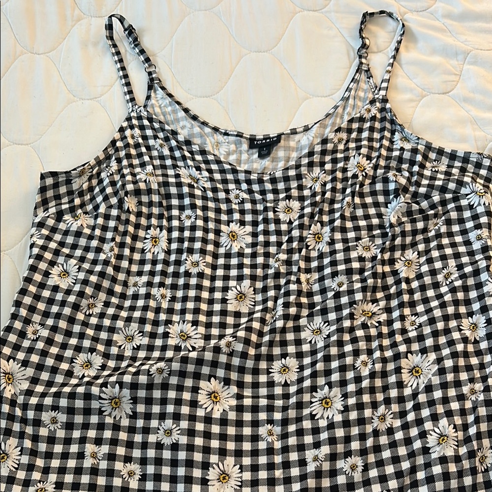 Torrid Black and White Gingham Daisy Floral Camisole